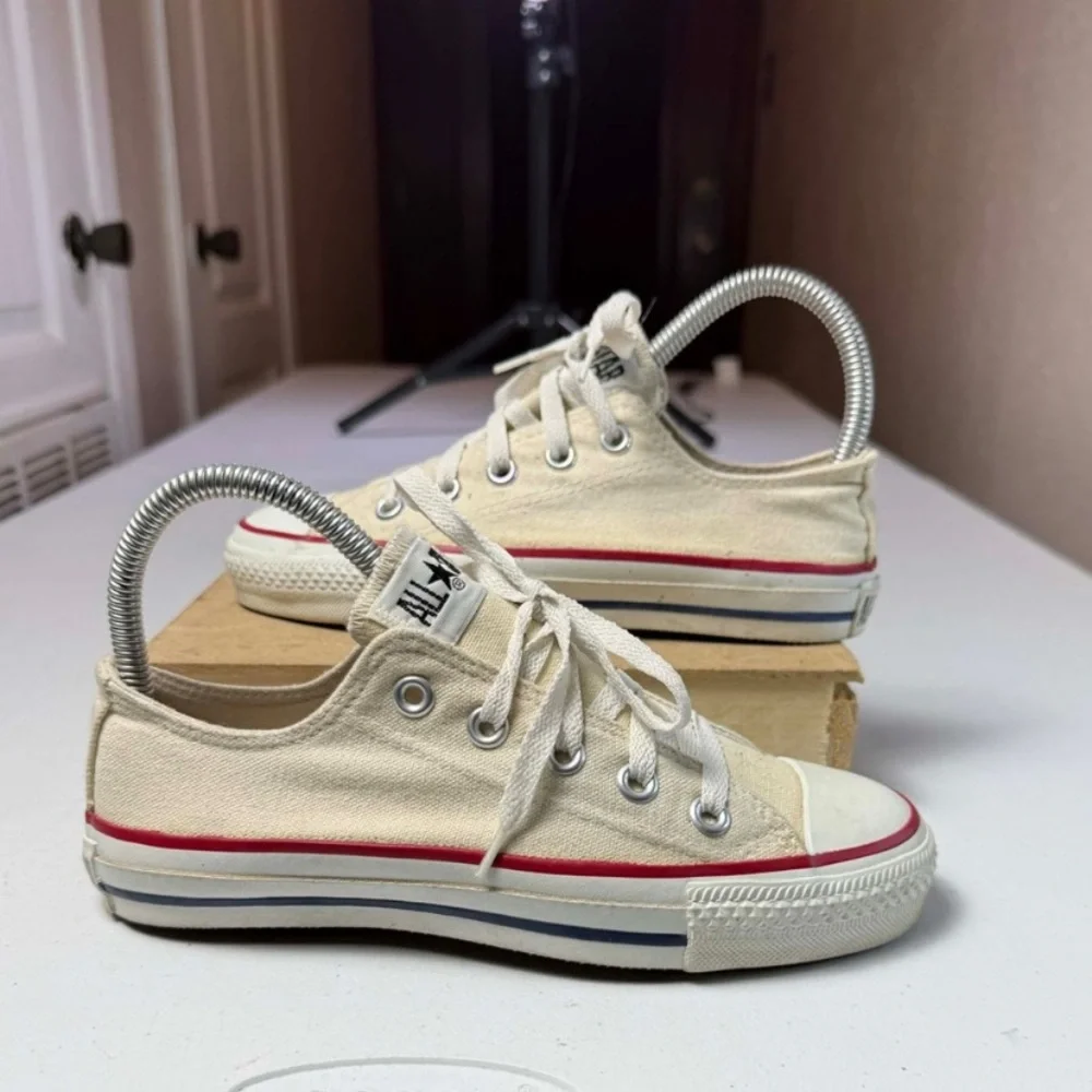 Vintage Converse Made in USA Shoes M 3 W 5 low white Chuck Taylor